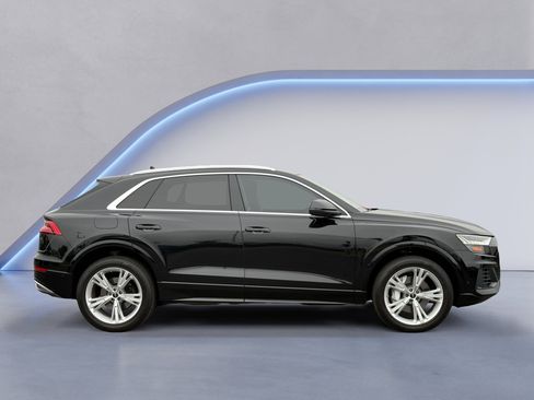 Used 2023 Audi Q8 Premium w/ Convenience Package AWD/4WD image 3