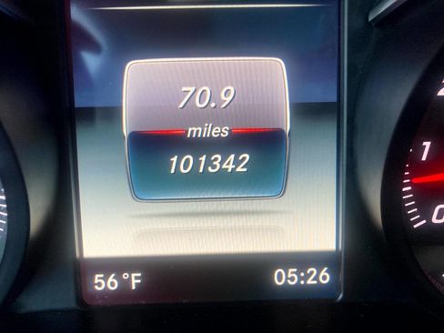 Used 2018 Mercedes-Benz GLC 300 4MATIC image 23