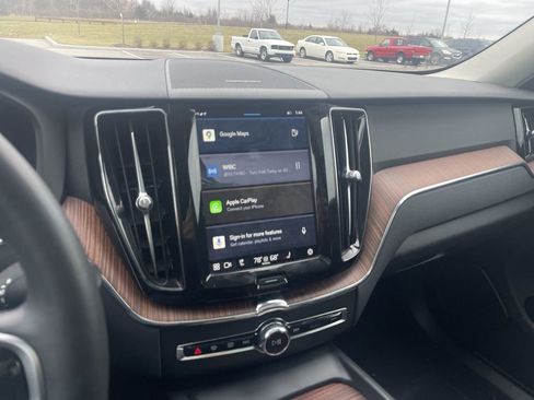 Used 2024 Volvo XC60 B5 Plus image 18