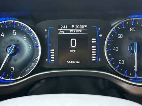 Used 2022 Chrysler Voyager LX FWD image 38