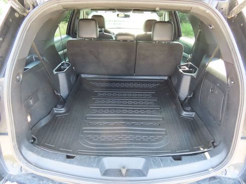 Used 2016 Ford Explorer XLT w/ Equipment Group 202A AWD/4WD image 16