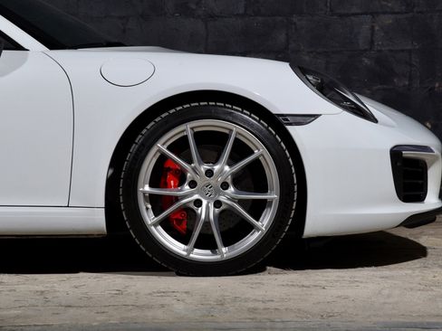 Used 2019 Porsche 911 Carrera S image 25