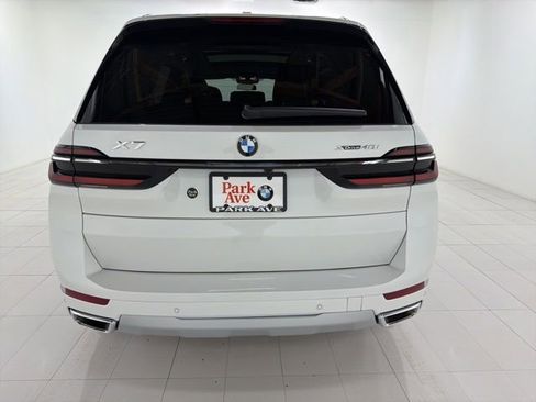 Used 2026 BMW X7 xDrive40i AWD/4WD image 4