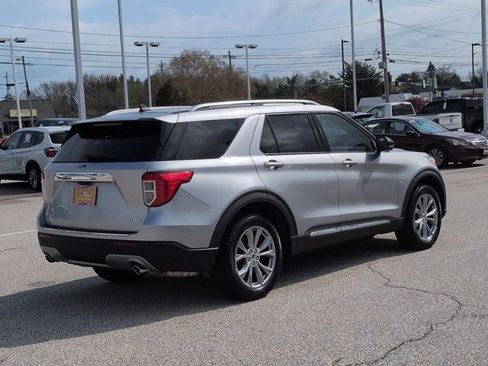 Used 2022 Ford Explorer Limited w/ Equipment Group 301A AWD/4WD image 5