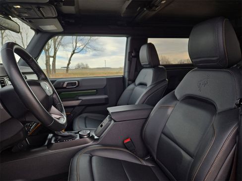 Used 2022 Ford Bronco Badlands w/ Sasquatch Package image 12