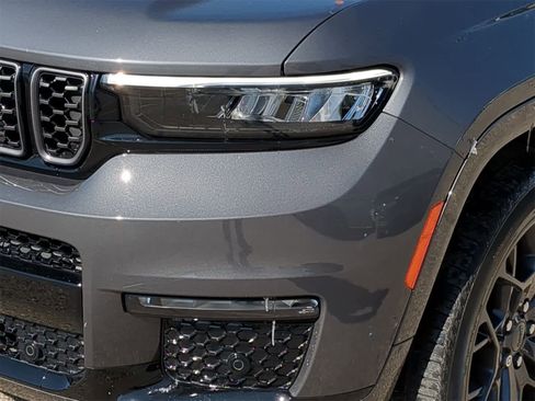 Used 2023 Jeep Grand Cherokee L Summit image 18