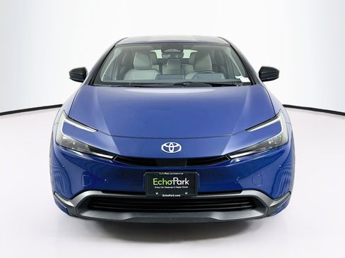 Used 2025 Toyota Prius LE FWD image 2