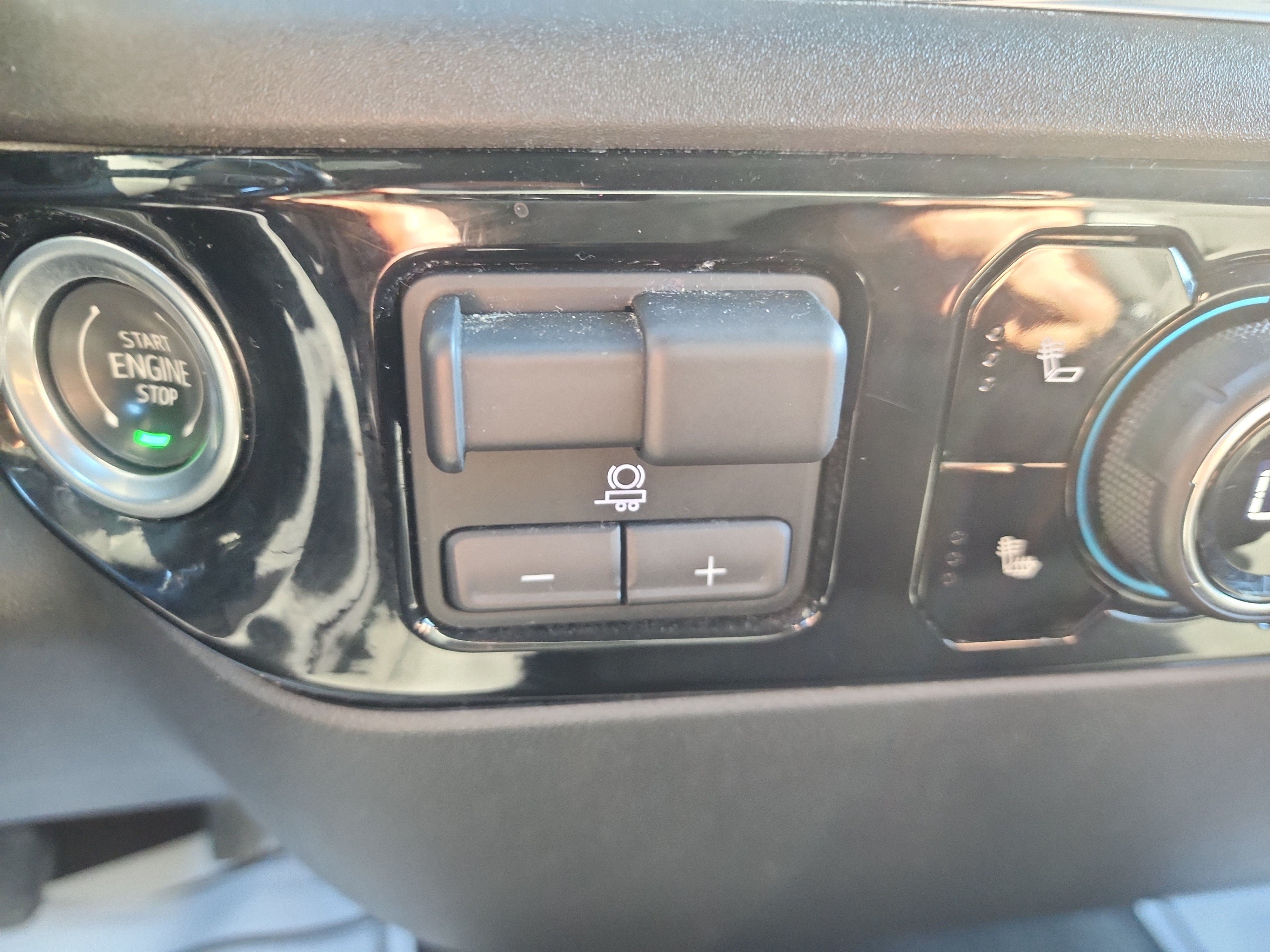 Certified 2022 Chevrolet Silverado 1500 LT AWD/4WD image 16