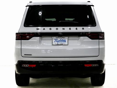 Used 2023 Jeep Wagoneer Series II w/ Convenience Group I image 7