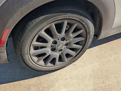 Used 2023 MINI Cooper 2-Door Hardtop image 25