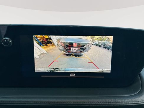 Used 2024 Buick Encore GX Avenir w/ Avenir Convenience Package AWD/4WD image 18