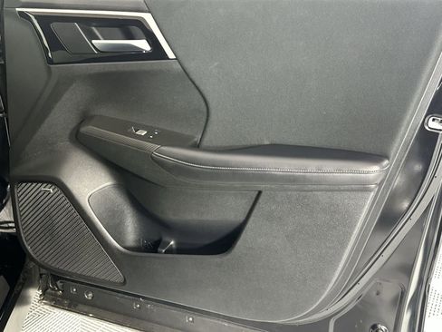 Used 2025 Mitsubishi Outlander ES FWD image 30