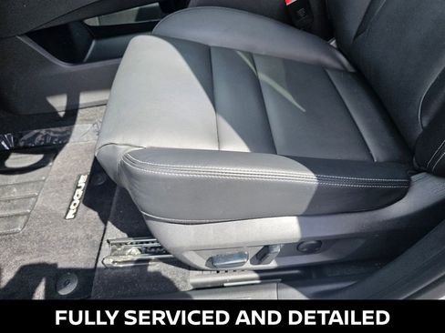 Used 2025 Nissan Rogue SL w/ Tech Package image 19