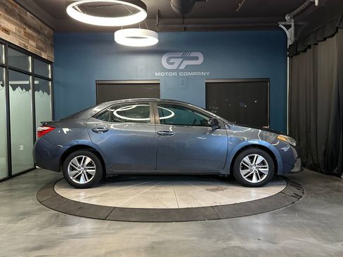 Used 2016 Toyota Corolla LE FWD image 2