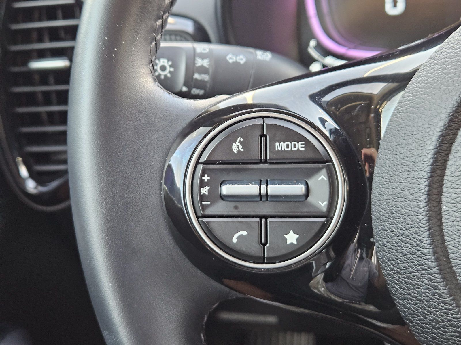 Used 2025 Kia Soul EX FWD image 26