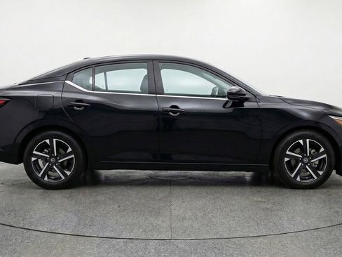 Used 2025 Nissan Sentra SV FWD image 11