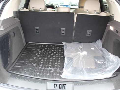 Certified 2024 Lincoln Corsair Premiere w/ Equipment Group 101A image 5