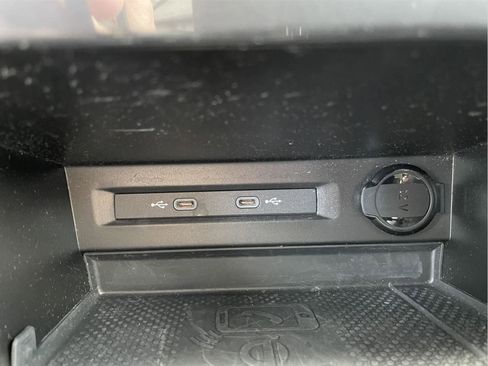 Used 2023 Volkswagen Tiguan SE image 29