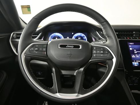 Used 2023 Jeep Grand Cherokee Altitude AWD/4WD image 35