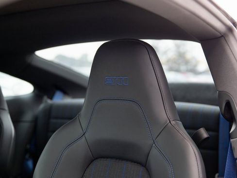 Certified 2025 Porsche 911 Carrera T image 19