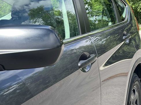 Used 2015 Honda CR-V LX image 17