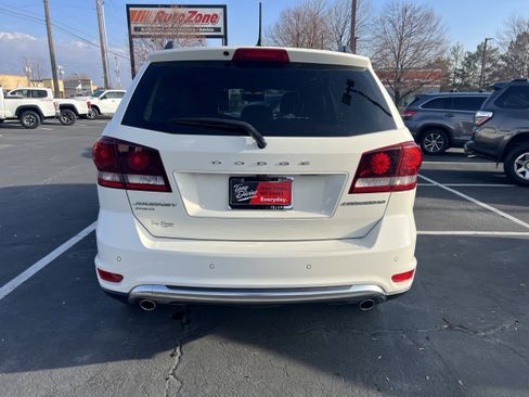 Used 2015 Dodge Journey Crossroad w/ Flexible Seating Group image 4