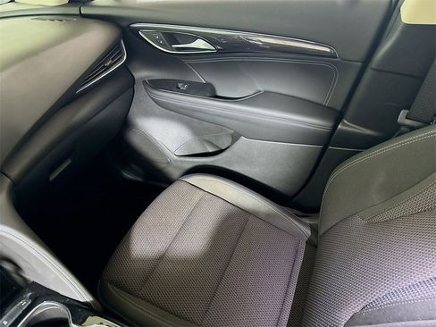 Used 2023 Buick Envision Preferred image 21