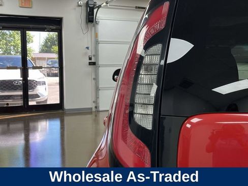 Used 2015 Kia Soul ! w/ Sun & Sound Package FWD image 11