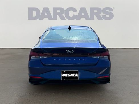 Used 2023 Hyundai Elantra SEL w/ Convenience Package FWD image 6