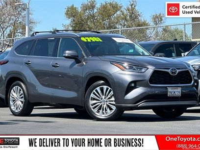 Used 2024 Toyota Highlander Platinum