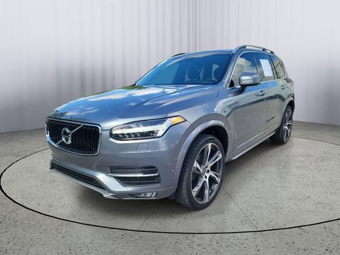 Used 2018 Volvo XC90 T5 Momentum w/ Convenience Package FWD image 9