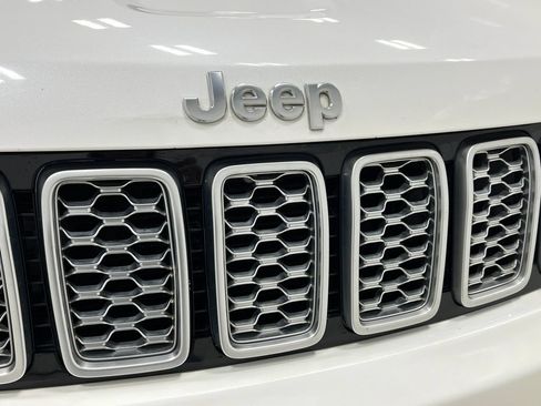 Used 2018 Jeep Grand Cherokee Summit w/ Platinum Series Group AWD/4WD image 43