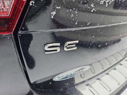 Used 2022 Volkswagen Tiguan SE w/ Panoramic Sunroof Package image 4