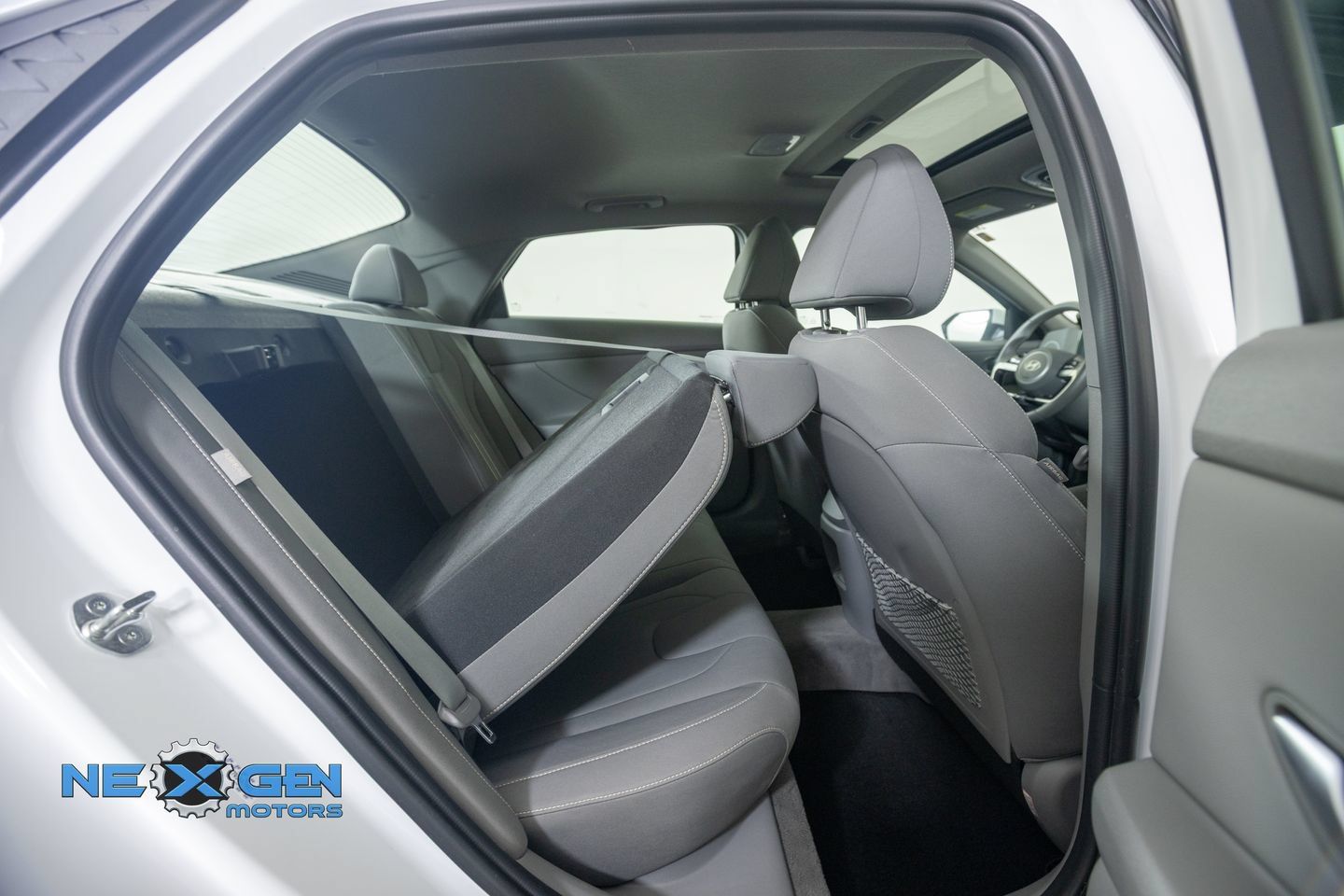 Used 2024 Hyundai Elantra SEL w/ Convenience Package FWD image 37