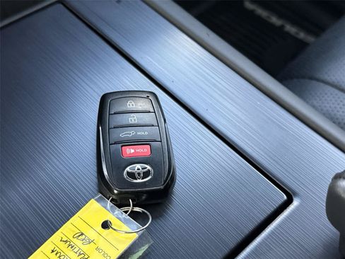 Used 2024 Toyota Sequoia Platinum AWD/4WD image 31