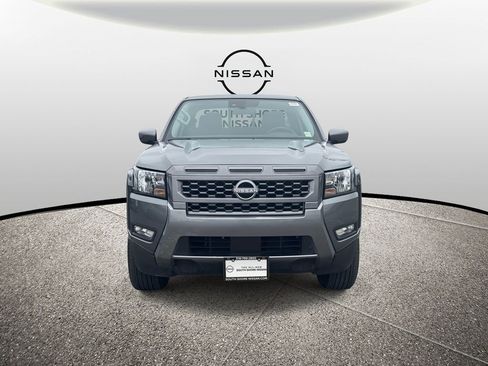 Used 2025 Nissan Frontier SV w/ SV Convenience Package image 2
