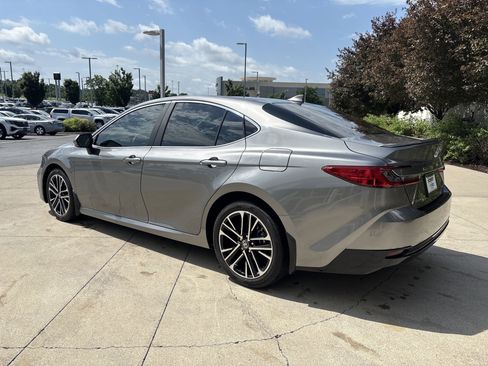 Used 2025 Toyota Camry XLE FWD image 7
