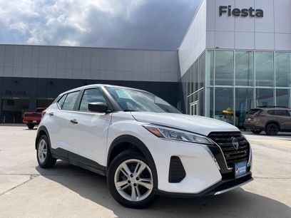 Certified 2025 Nissan Kicks Play S