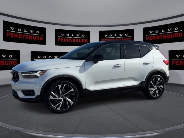 Used 2020 Volvo XC40 T5 R-Design w/ Protection Package AWD/4WD image 4