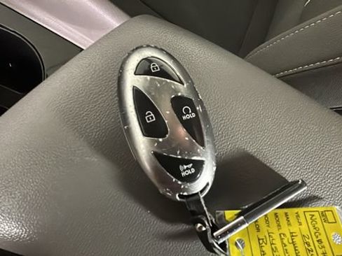 Used 2024 Hyundai Elantra SEL w/ Convenience Package FWD image 20
