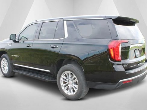 Used 2021 GMC Yukon SLT w/ SLT Premium Package image 5