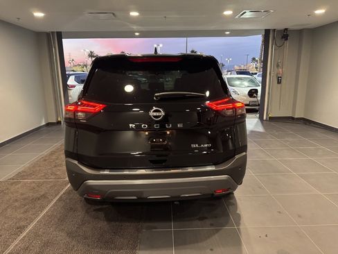 Used 2023 Nissan Rogue SL w/ SL Premium Package image 7