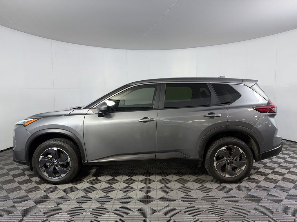 Used 2025 Nissan Rogue SV AWD/4WD image 8