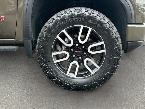 Used 2023 GMC Sierra 1500 AT4 w/ AT4 Premium Package image 31