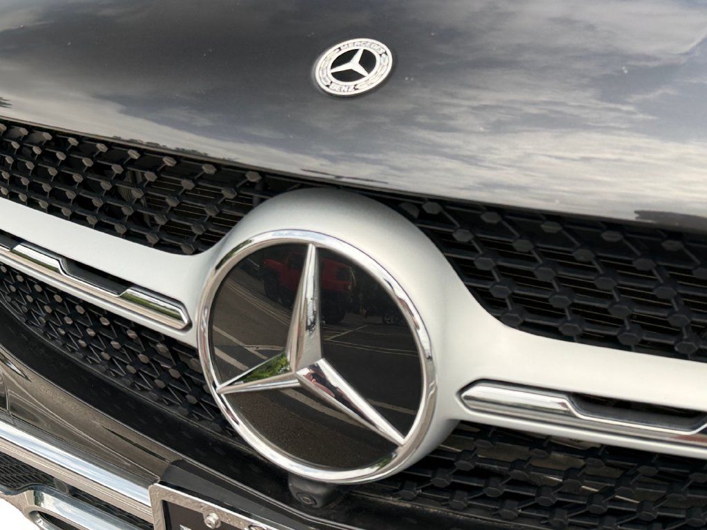 Used 2023 Mercedes-Benz GLC 300 4MATIC Coupe image 31