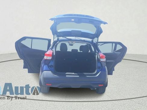 Used 2019 Nissan Kicks SR w/ SR Premium Package FWD image 14