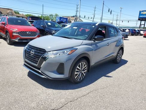 Used 2023 Nissan Kicks SV FWD image 2