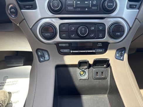 Used 2019 GMC Yukon XL SLT w/ Open Road Package AWD/4WD image 25