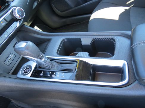 Used 2022 Nissan Sentra SV FWD image 16