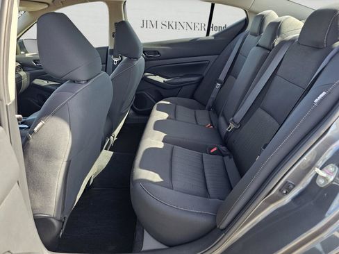 Used 2024 Nissan Altima 2.5 SV FWD image 30